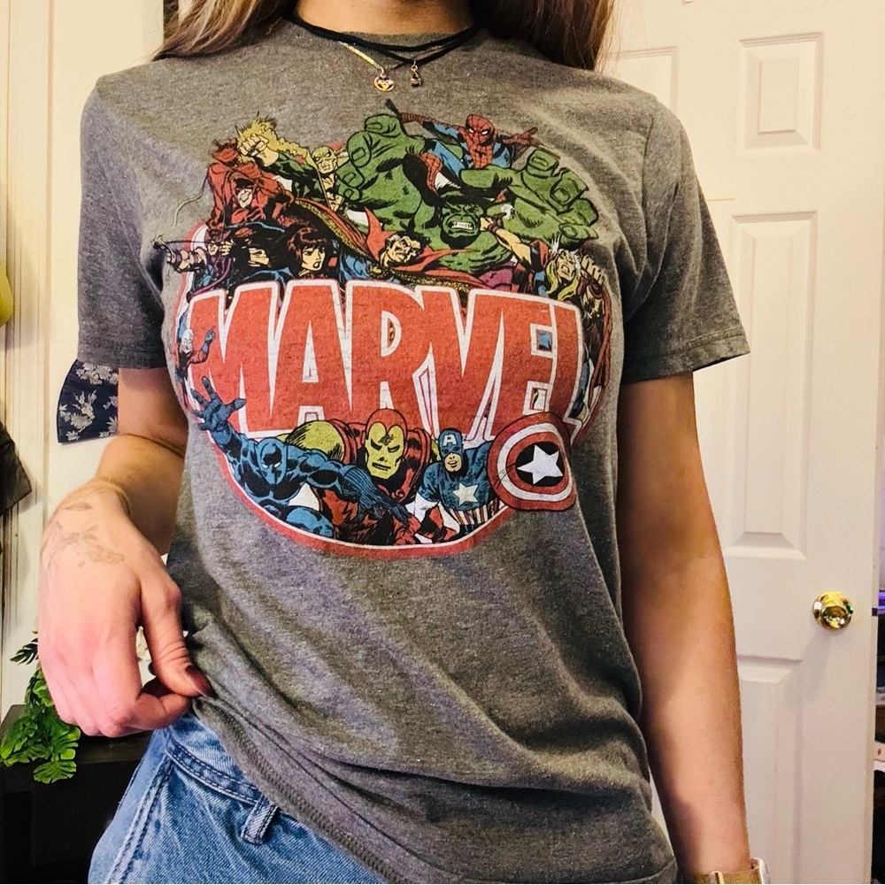 Marvel Avengers Unisex Retro Vintage Style Graphic Tee Size S​